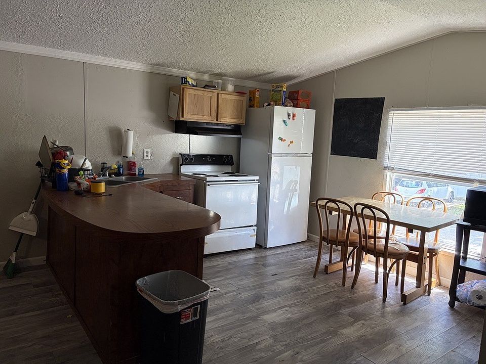 1st image of 98 Bluejay Hl House 98