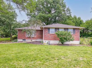 15019 Mission Rd, Leawood, KS 66224