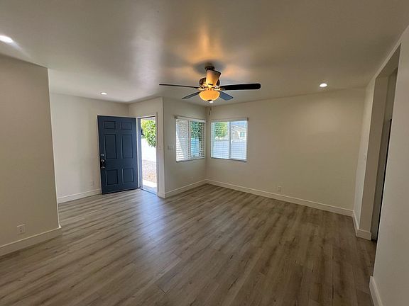 2nd image of 546 N Barbara Ave