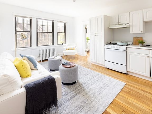 2nd image of 62 Queensberry St APT 302