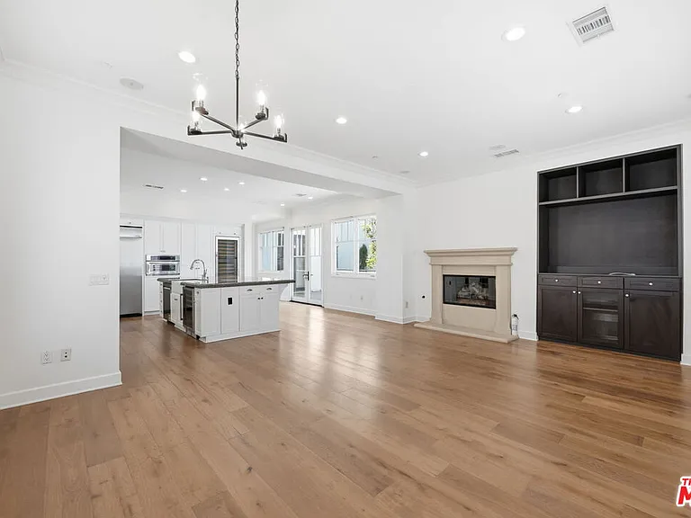 13079 Bluff Creek Dr — Photo 17