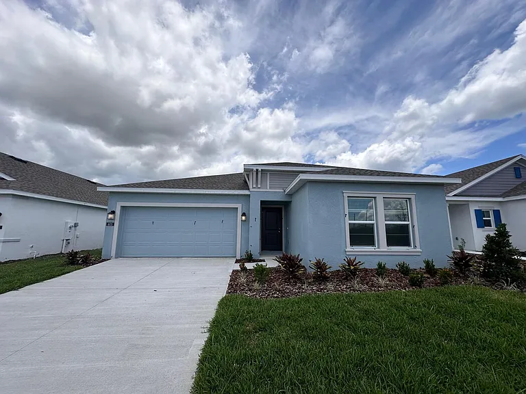 605 Sand Pine Ln — Photo 1