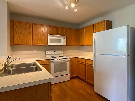5th image of 309 Silverstone Dr