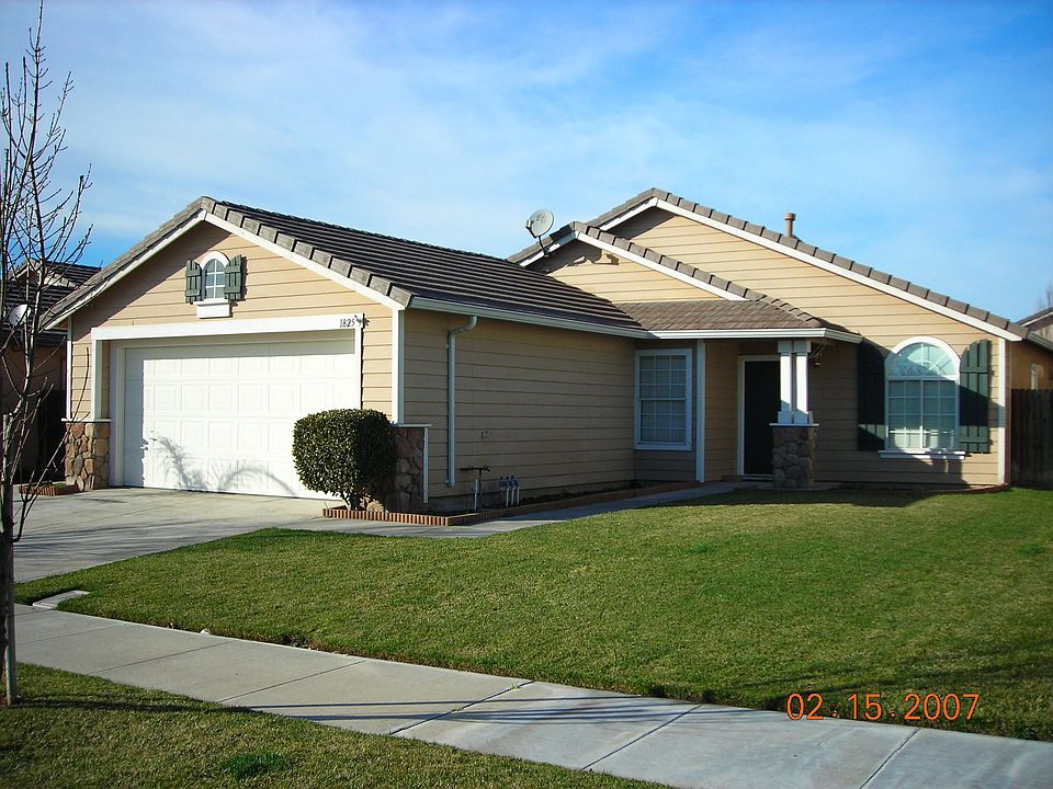 1st image of 1825 Holly Oak Ct