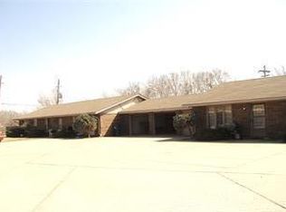 1012 E 27th Ave #F, Hutchinson, KS 67502