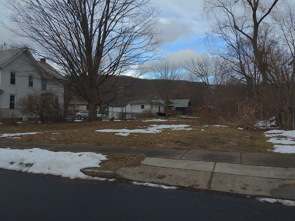 2nd image of 722 German St