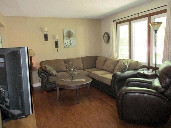 3rd image of 5008 Emerson Dr