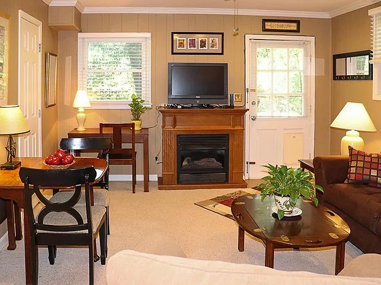 5070 Vernon Springs Dr #3 — Photo 2