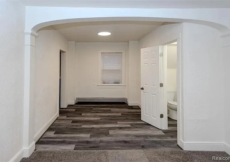 751 Dupont St — Photo 11