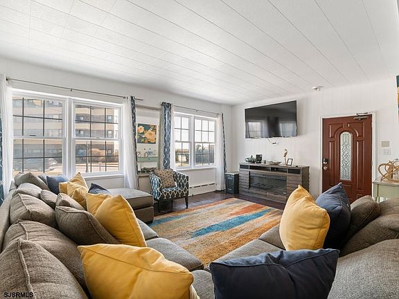 2nd image of 112 S Raleigh Ave