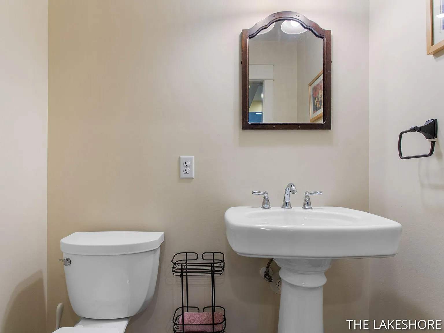 4 bed, 3.5 bath, 2200 sqft, $3,100 — Photo 3