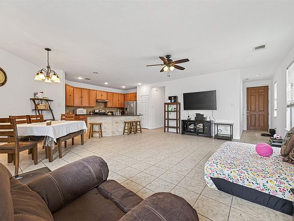 5th image of 18611 White Ash Ln