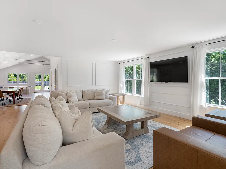 11 Shinnecock Rd — Photo 11