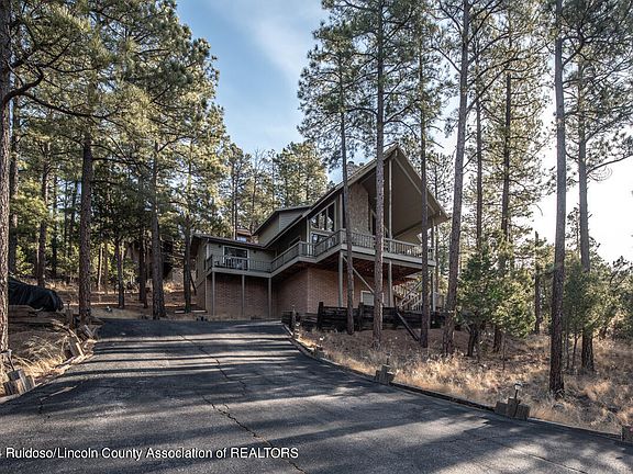 3rd image of 129 Pine Cone Ln