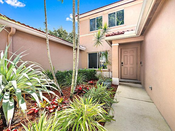 2nd image of 1734 SW 109th Terrace #1734
