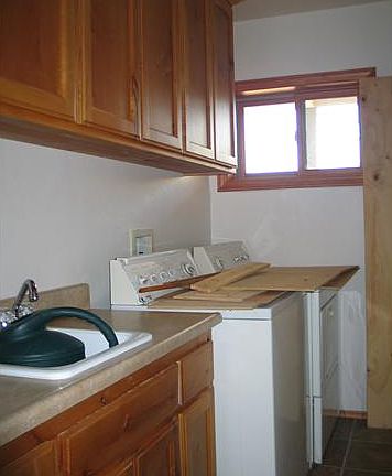 4th image of 461 Manzanita Dr