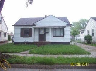 28250 Kaufman St, Roseville, MI 48066