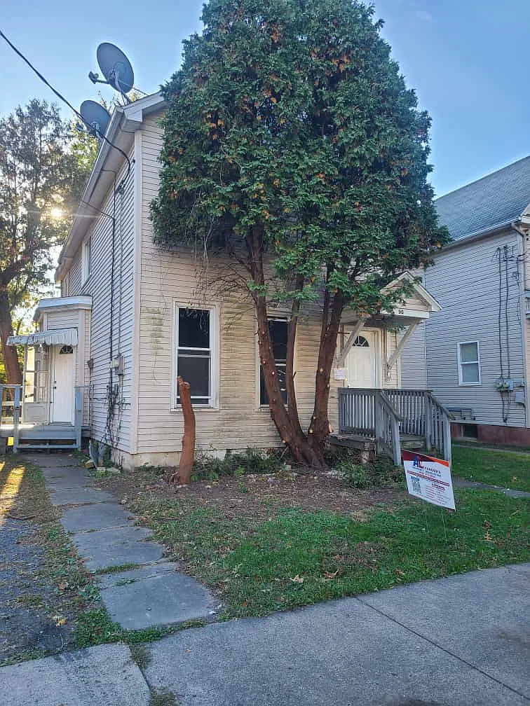 2 bed, $1,270 — Photo 1
