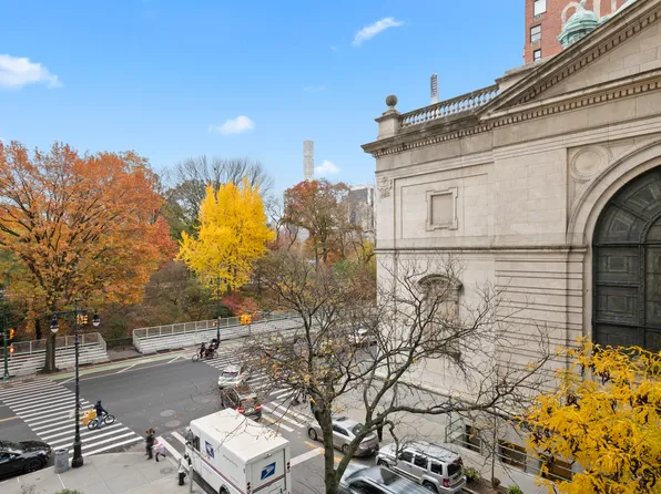 80 Central Park West image 3 of 10