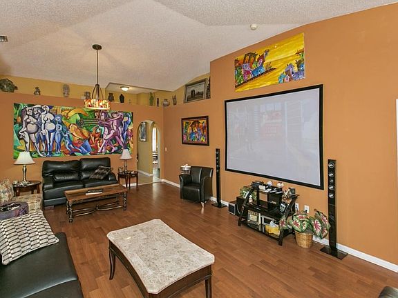 004_Living Room