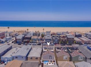 210 E Balboa Blvd, Newport Beach, CA 92661