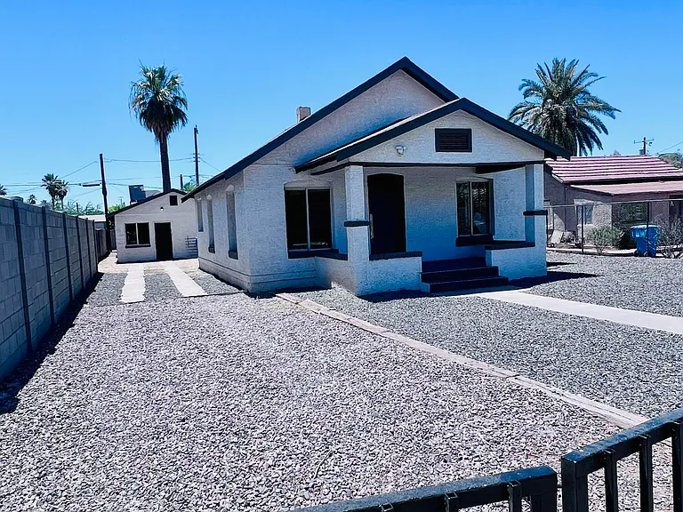 1021 E Fillmore St — Photo 4