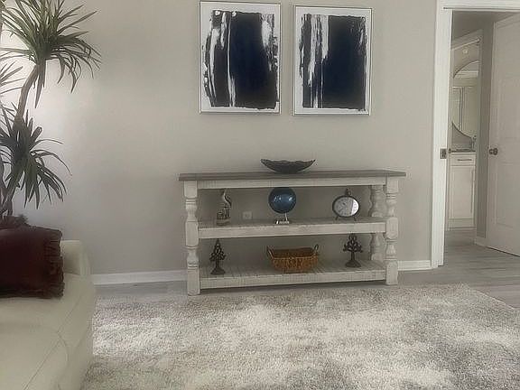 3rd image of 1033 Beckley Cir