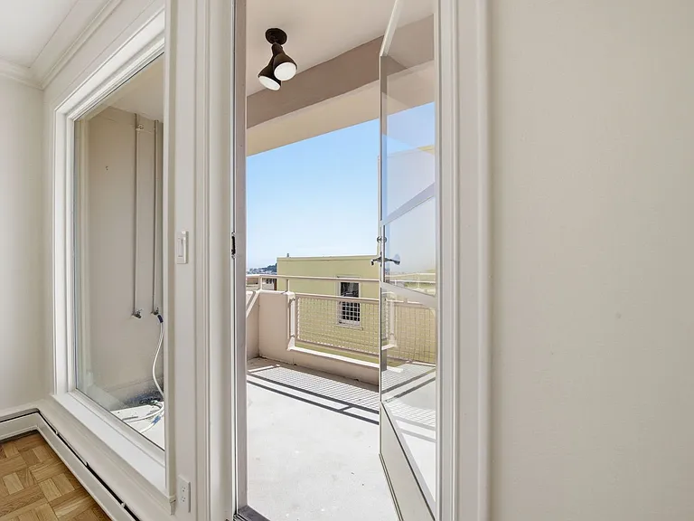 1310 Jones Street — Photo 124