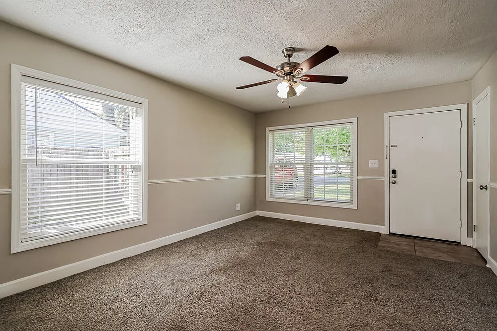 4 bed, 2.0 bath, 1450 sqft, $1,720 — Photo 3