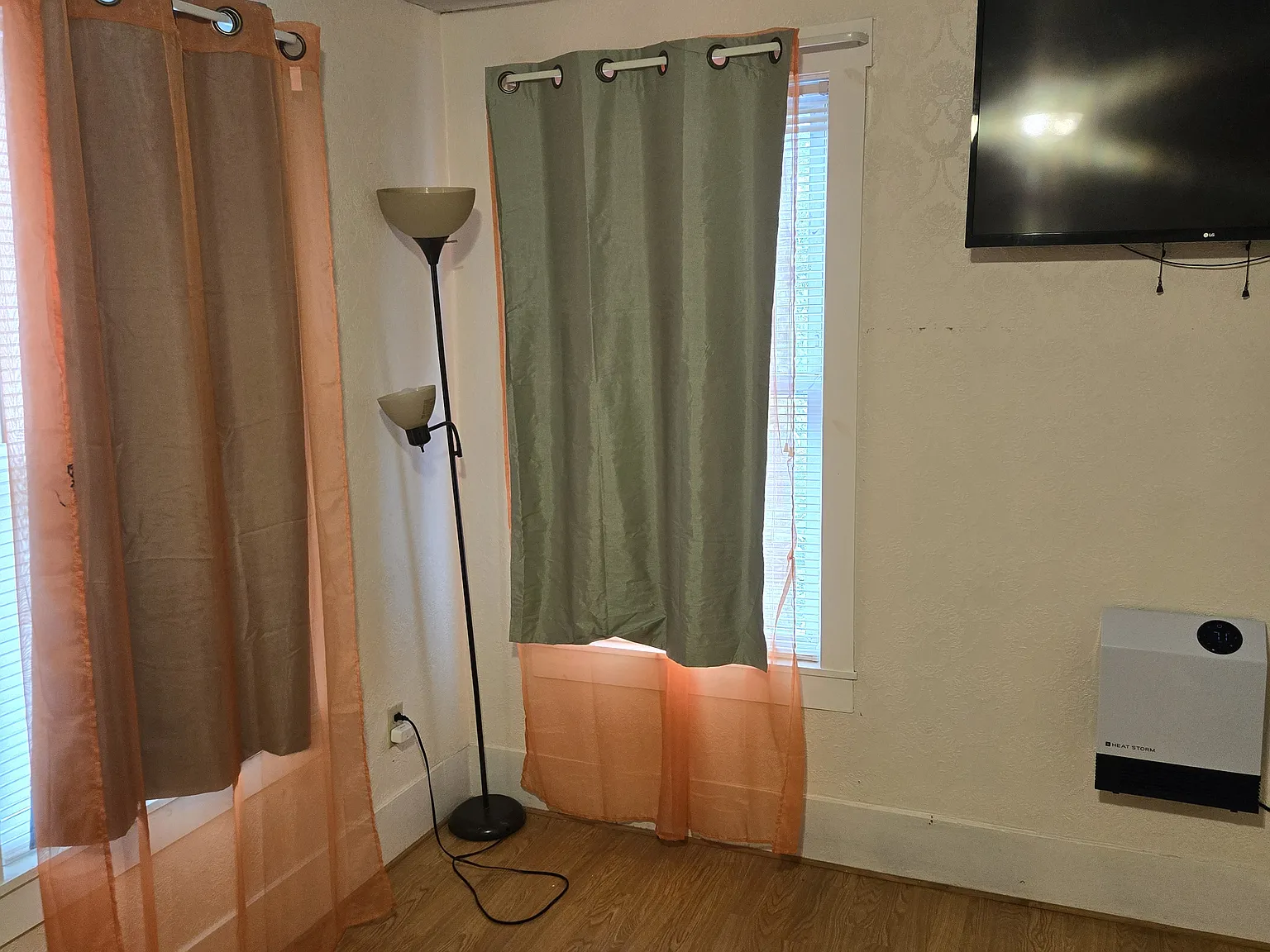 205 Pine St — Photo 2