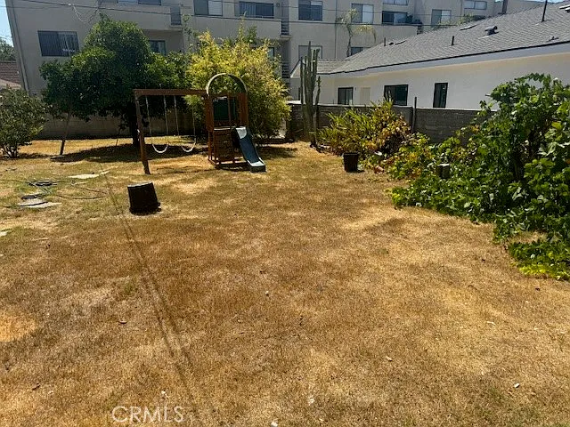 430 Ivy St — Photo 8