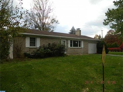 2nd image of 340 Oak Dr