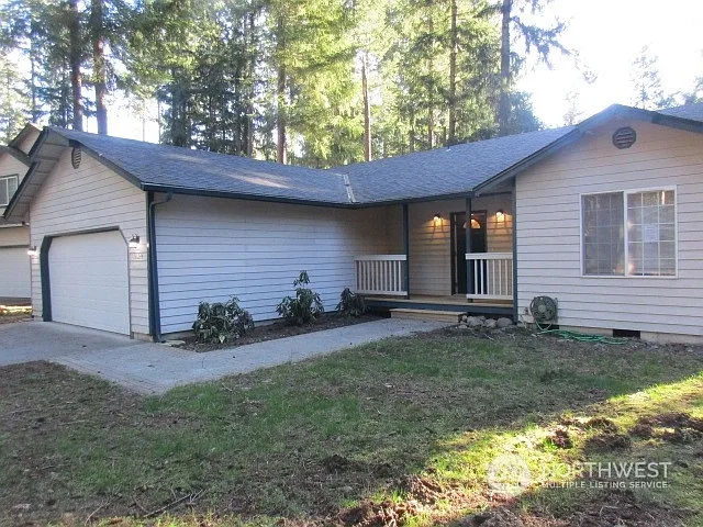 18244 Rockwood Court SE photo 1
