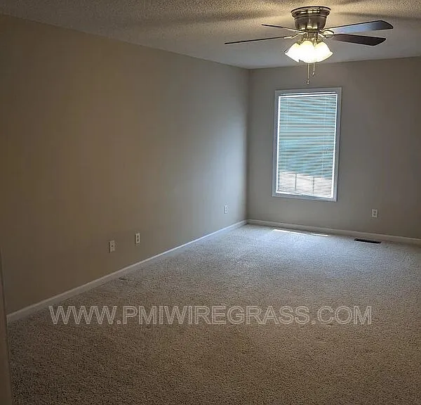 208 Foxchase Ln — Photo 31