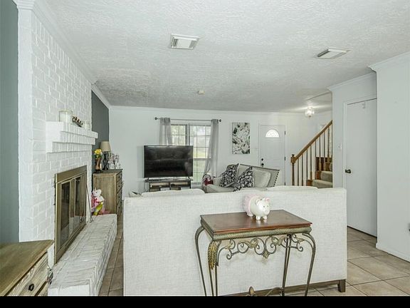 3rd image of 20418 Prince Edward Ct