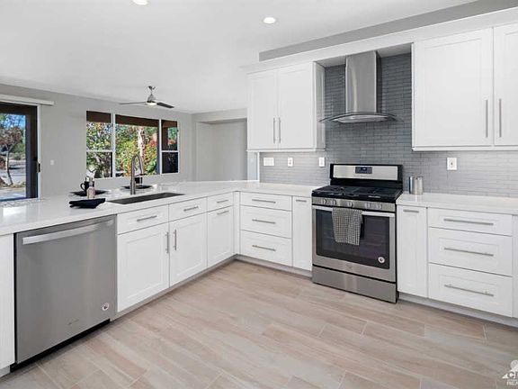 4th image of 60625 Juniper Ln