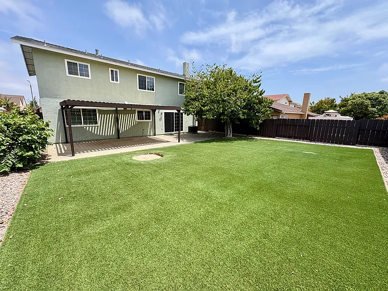 2035 Grove Ave — Photo 5