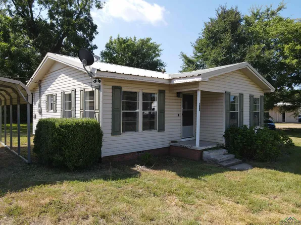 451 Fm 250 S, Hughes Springs, TX 75656