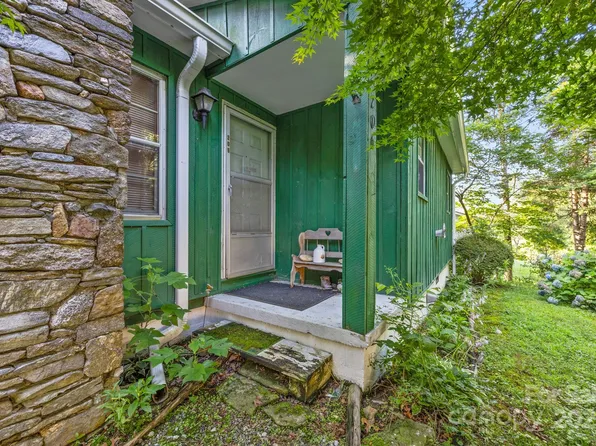 206 S Carolina Ave, Hendersonville, NC 28739