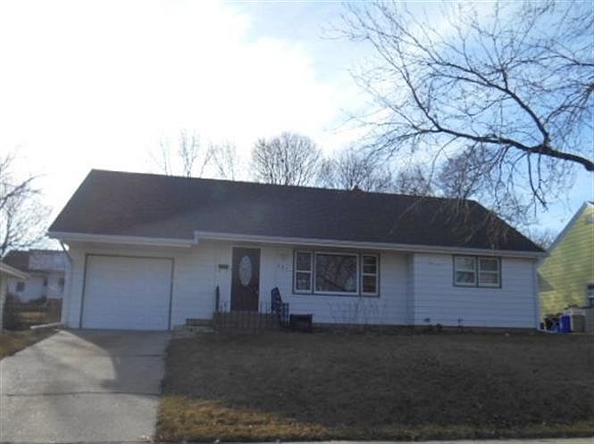 1st image of 221 Kenilworth Dr