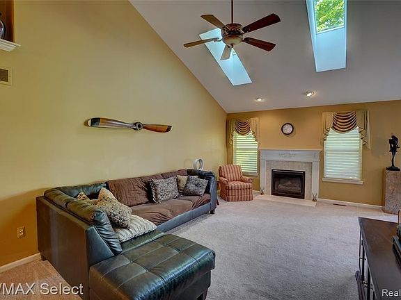 5th image of 50071 Lexington Ave W