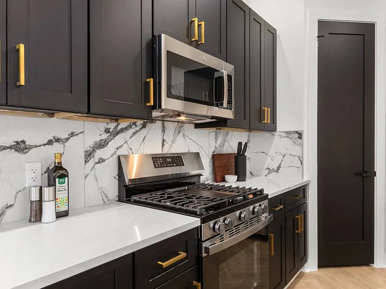 Shelby Cir — Photo 15