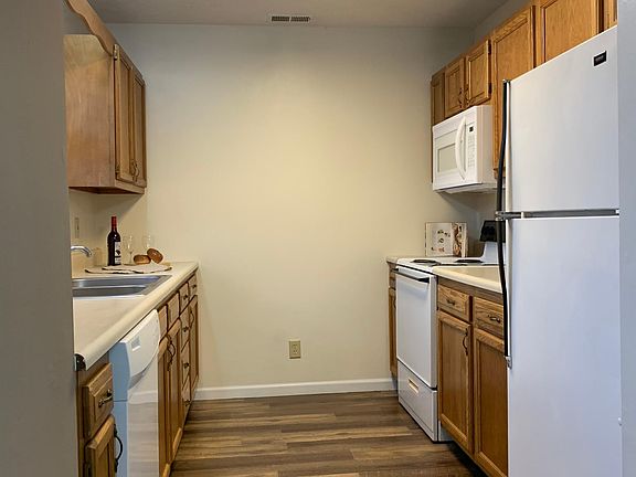 5th image of 528 Duroc Ct #B
