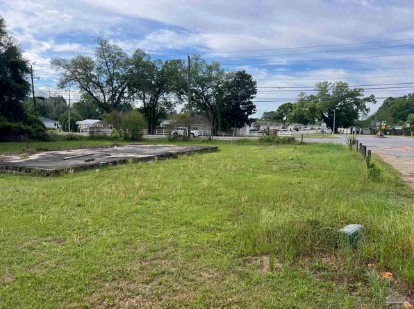 8100 Stonebrook Dr, Pensacola, FL 32514