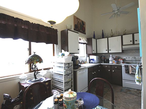 3rd image of 781 Columbine Village Dr