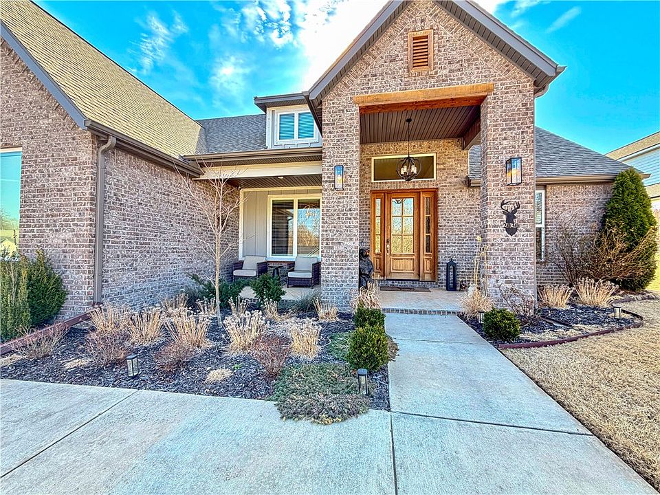 1st image of 2030 Collins Dr