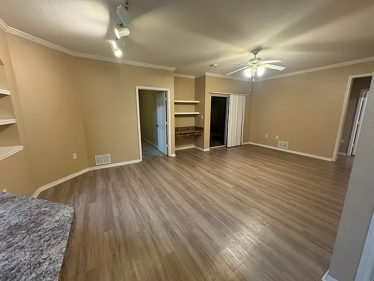 9918 Courtney Palms Blvd #101 — Photo 2