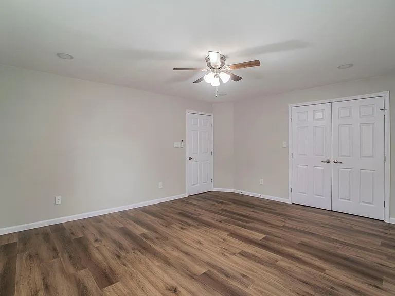 4901 Curzon Ave #105 — Photo 11