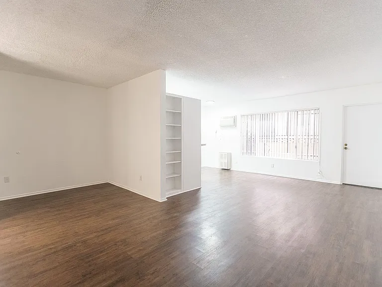 238 South Serrano Ave — Photo 12