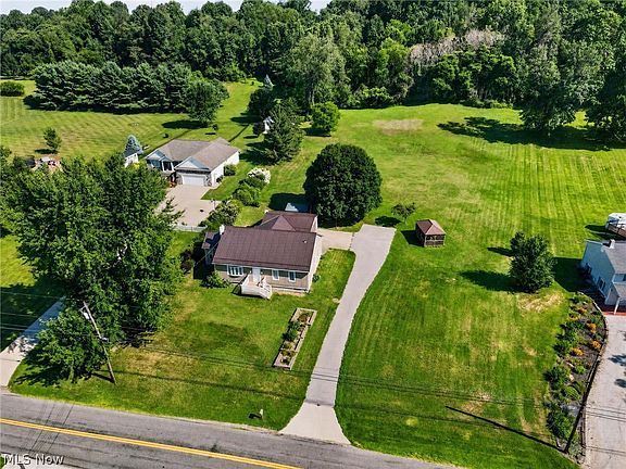 3rd image of 3969 Webb Rd